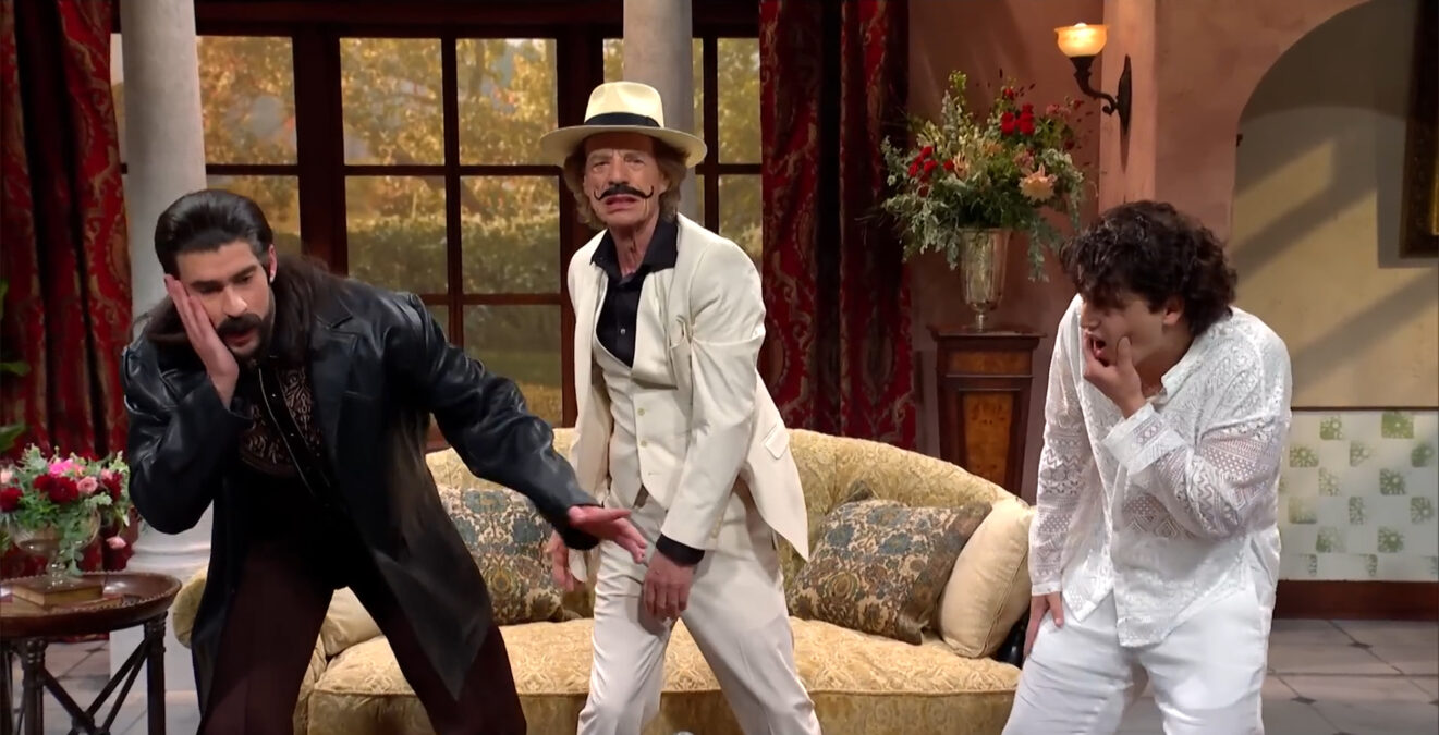 La aparición de Mick Jagger en SNL y el cachetazo a Bad Bunny
